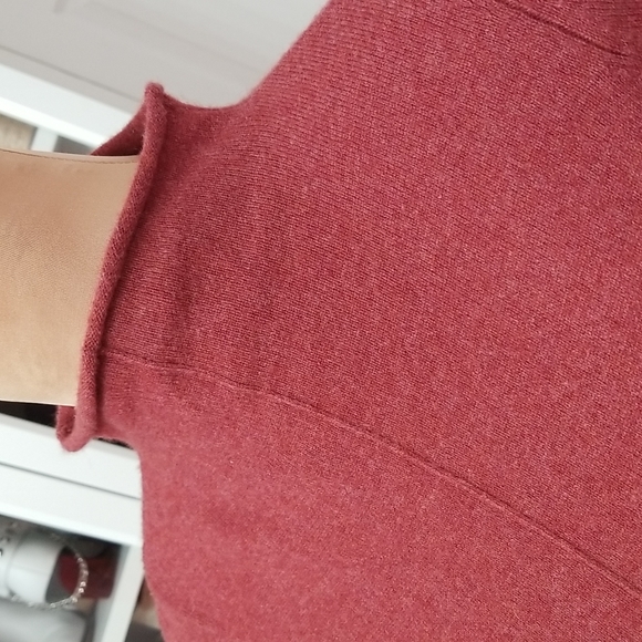 SOLD Max Studio Cashmere top - Picture 5 of 10